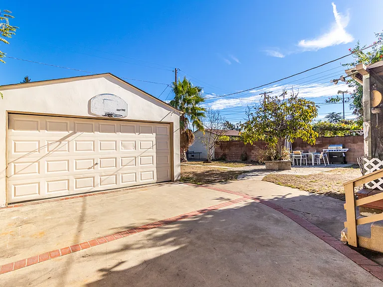 6010 Carpenter Ave — Photo 15
