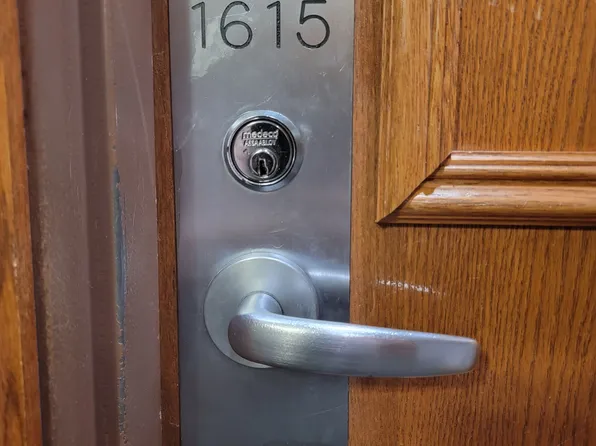 23 Lorraine Dr E, Toronto, ON