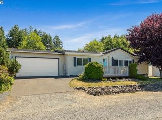 132 S Palisades St, Rockaway Beach, OR 97136