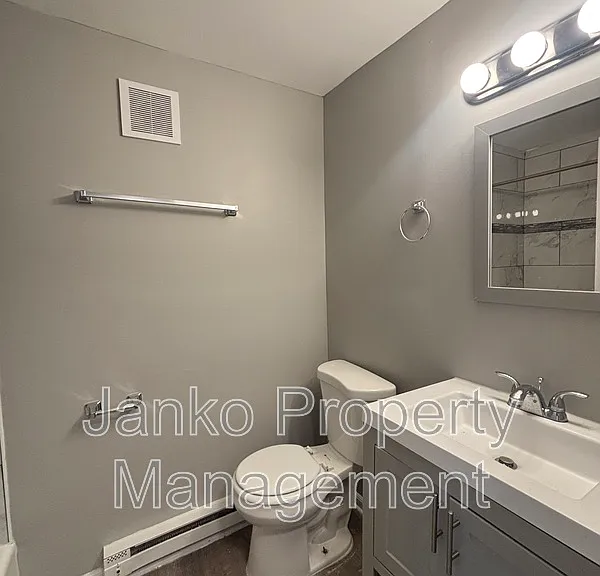 474 W 14th Pl #2 — Photo 7