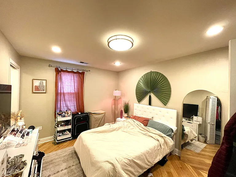 1522 W Superior St #1 — Photo 23