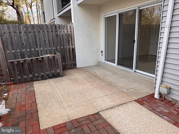 4th image of 215 E Chelsea Cir