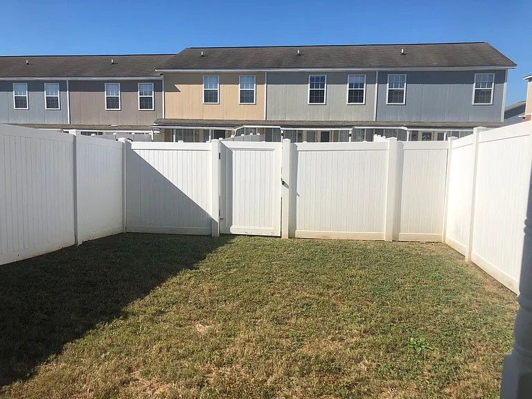 121 Concord Ave — Photo 27