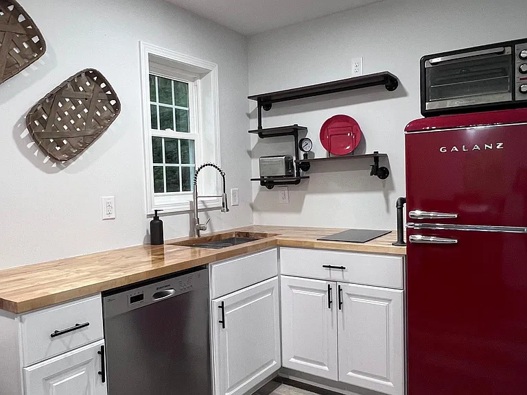 2464 Center Point Rd #A — Photo 5