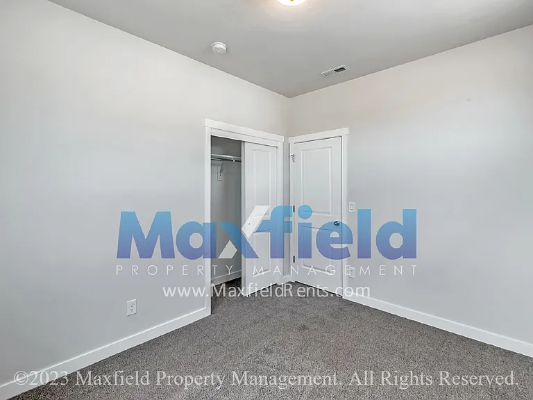 721 W Crystal Creek Rd — Photo 14