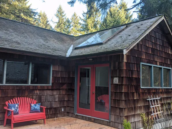 7021 Fletcher Bay Rd NE, Bainbridge Island, WA 98110
