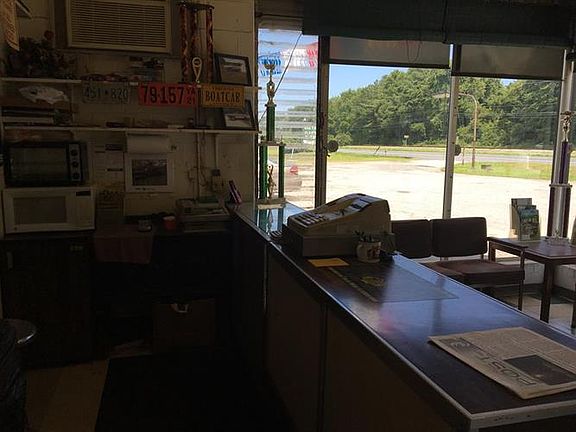 5th image of 9108 Lankford Hwy