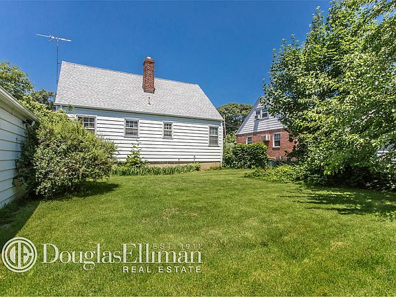 2nd image of 846 Henry St