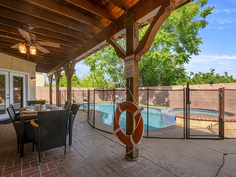 5114 Etiwanda Ave — Photo 43
