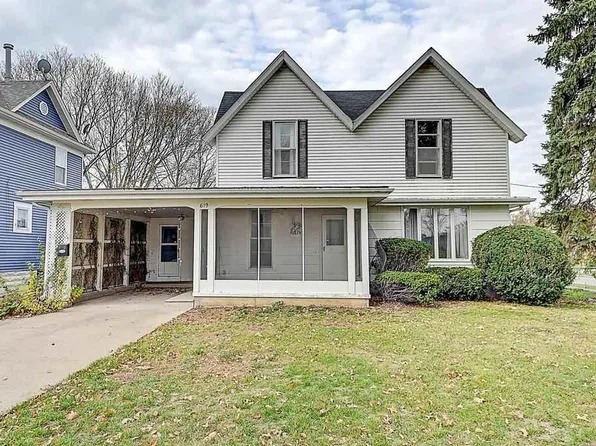 619 N Calhoun St, West Liberty, IA 52776