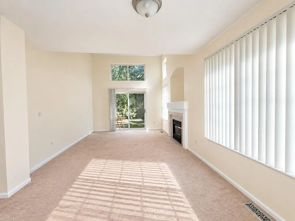 2 bed, 1250 sqft, $2,450 — Photo 4