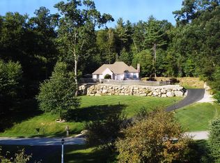 11 Wamsutta Ridge Rd, Charlton, MA 01507