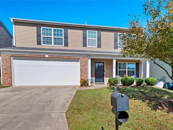 5955 Odenton Ln, Pfafftown, NC 27040