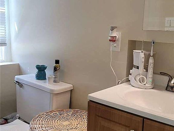 4th image of 203 N Monroe Ave APT 1