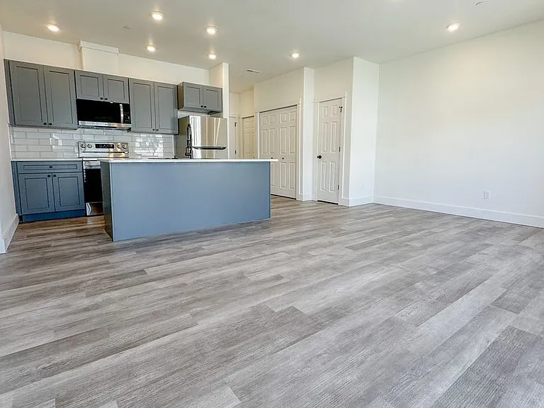 971 Covey Run Rd — Photo 2