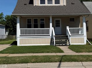 27390 Elmhurst St, Roseville, MI 48066