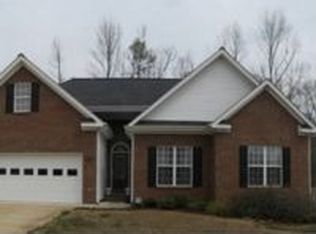 322 Erickton Dr, Anniston, AL 36207