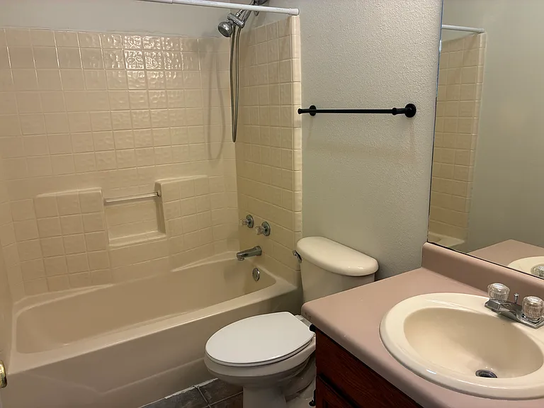 511 Shiloh Dr #14 — Photo 23