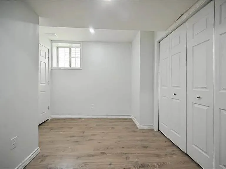 81 Marion St #BASEMENT — Photo 12