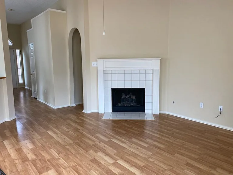 1310 Westview Dr — Photo 2