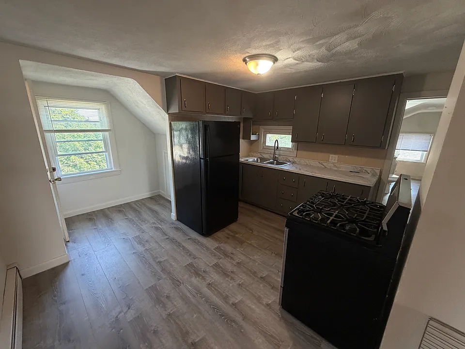 156 Yeoman Ave #3