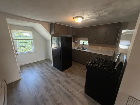 156 Yeoman Ave APT 3, Cranston, RI 02920