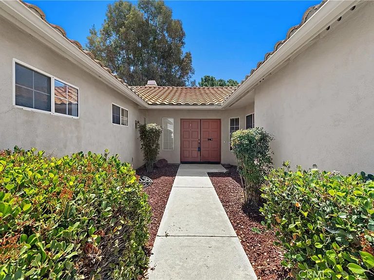 2971 Peach Tree St — Photo 2