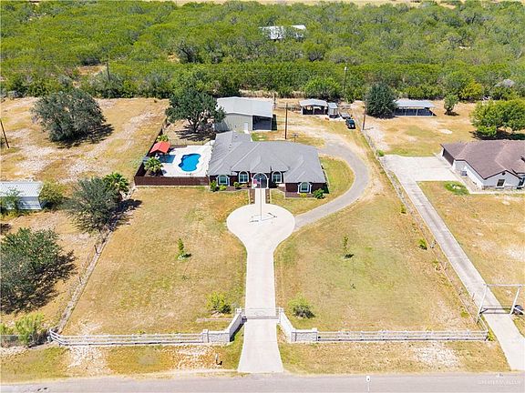 2nd image of 307 Cactus Ln
