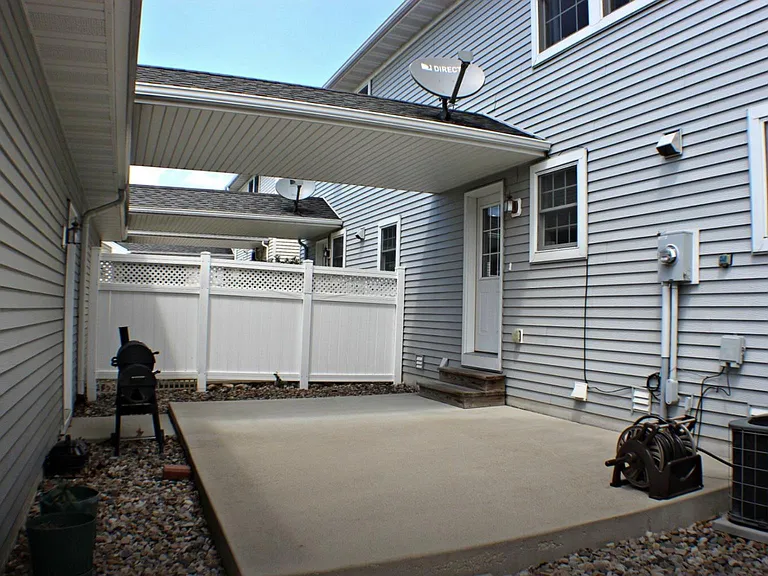 2621 Stange Rd — Photo 10