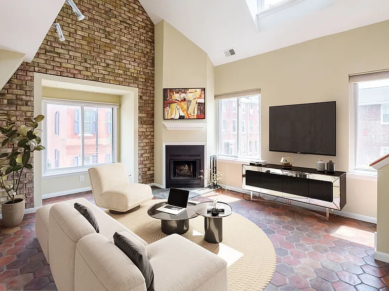 801 Addison St #B — Photo 1