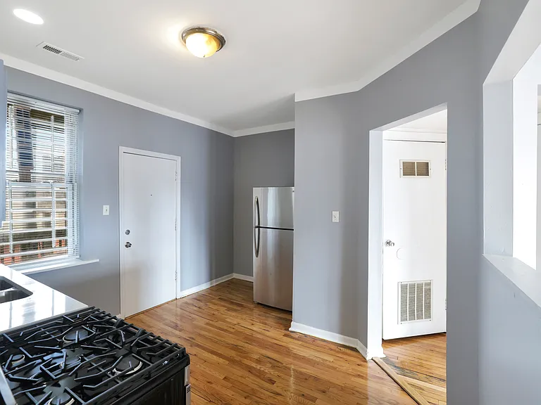 7255 S Calumet Ave — Photo 11