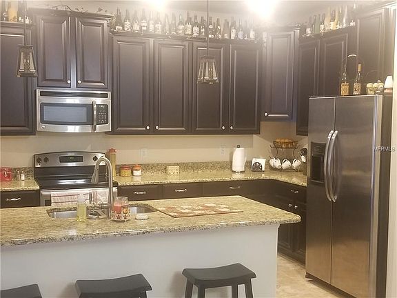 3rd image of 2260 Grantham Ave