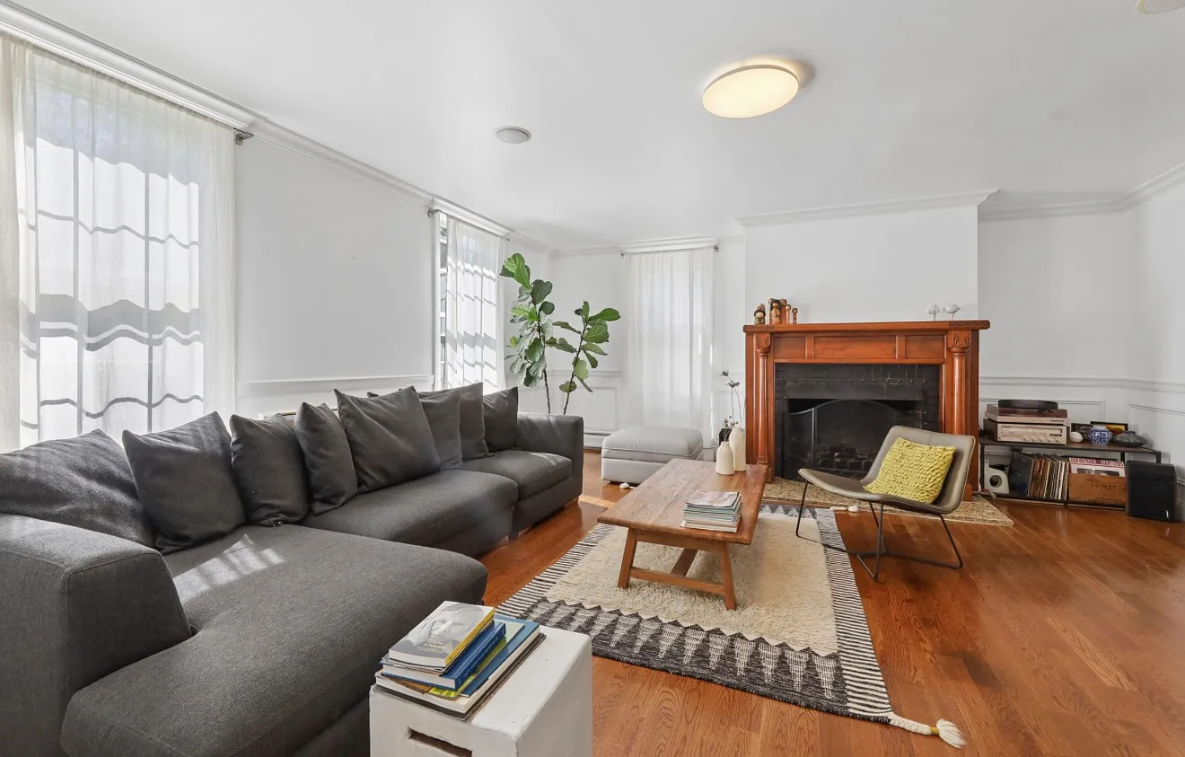 4 bed, 3.5 bath, 3100 sqft, $9,200 — Photo 4