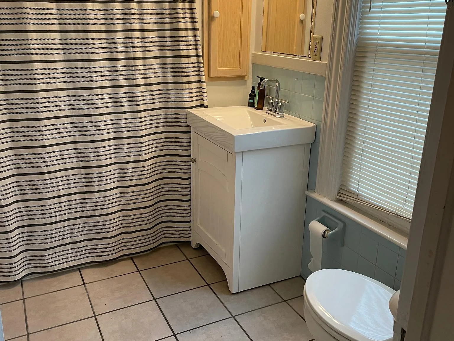 4 bed, 1.5 bath, 1500 sqft, $1,900 — Photo 4