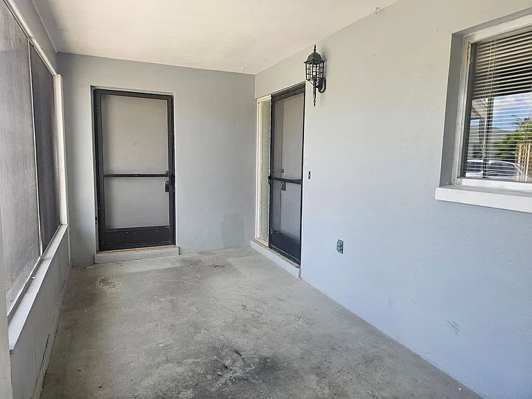 3810 SE 12th Ave — Photo 5