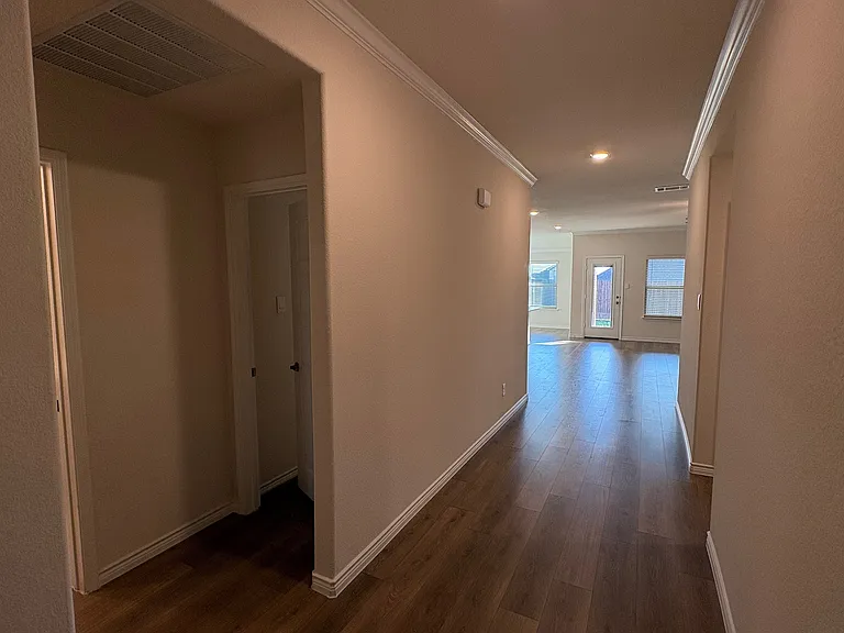 610 Union Dr — Photo 33