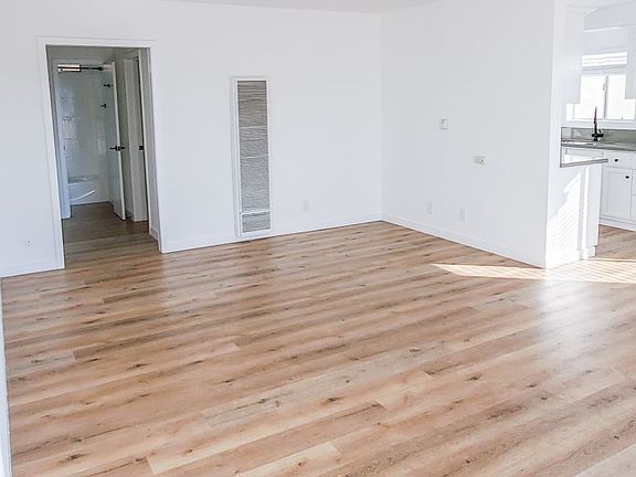 5th image of 4378 W 138th St #5