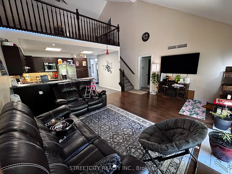 464 Commissioners Rd W #24 — Photo 3