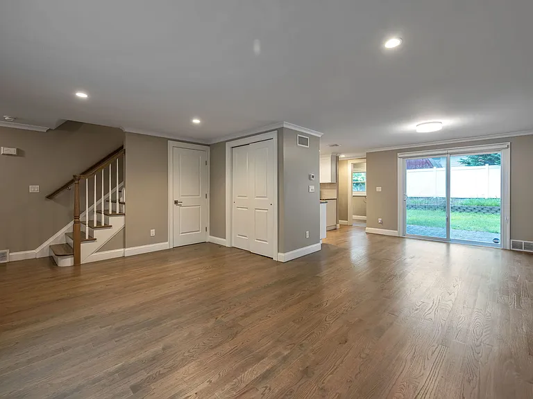 Great Open Floor Plan with Hardwood Floors