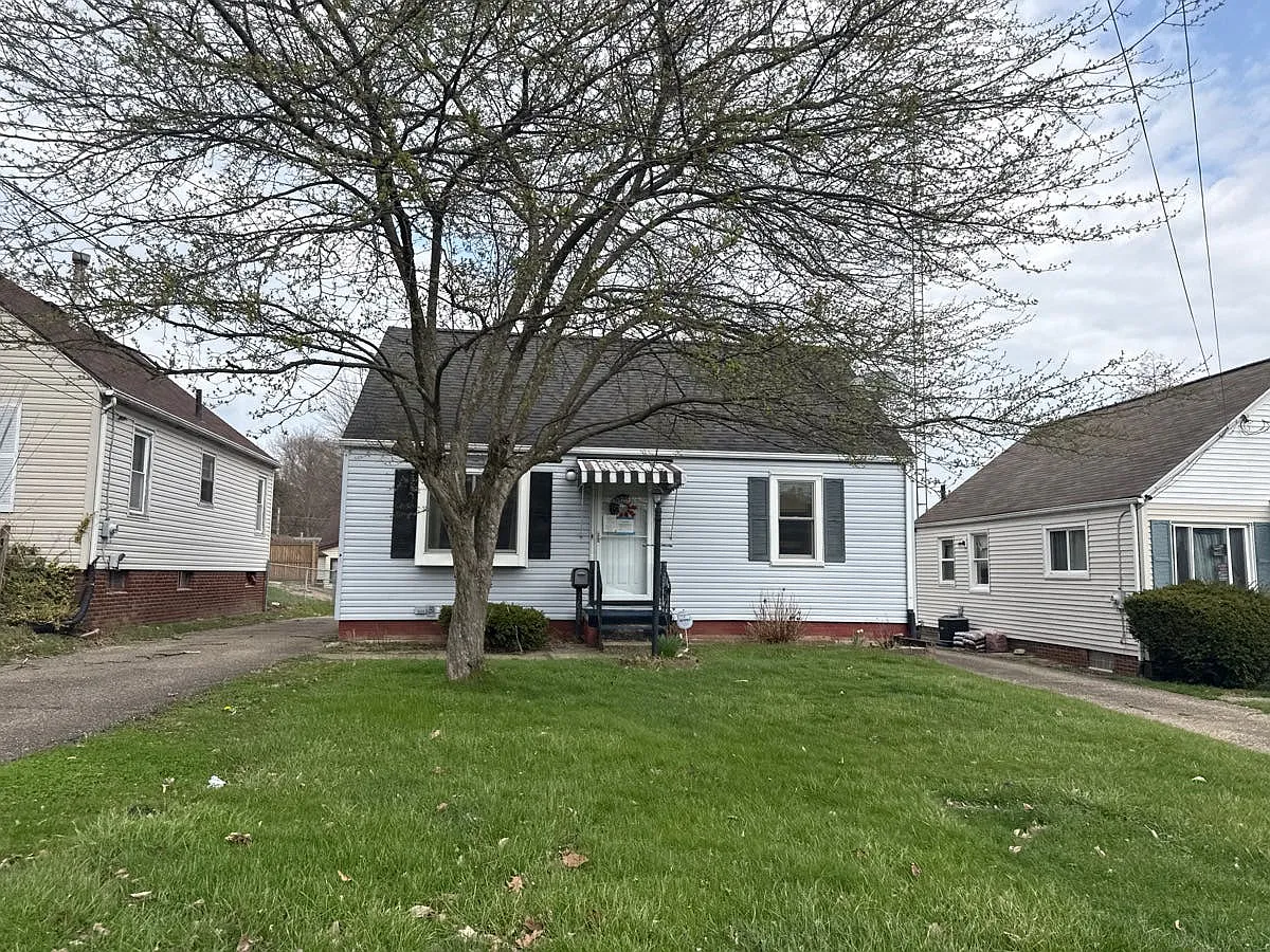 1611 27th St NE photo 1