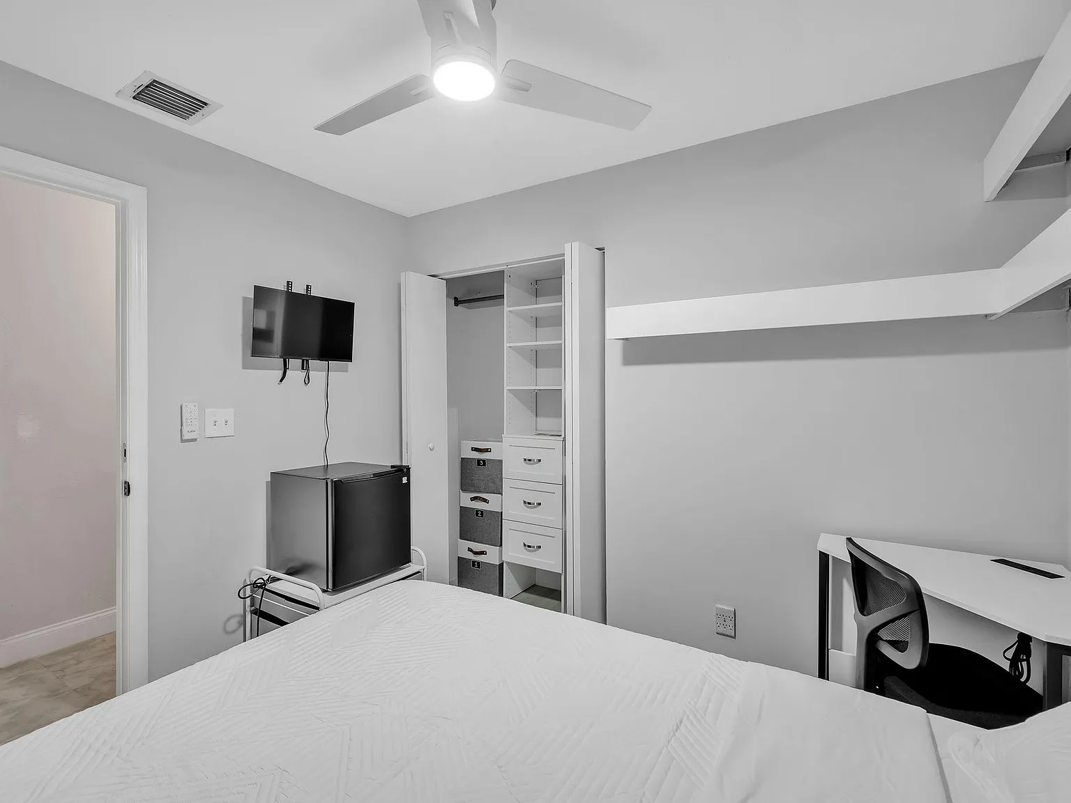 4 bed, 4.0 bath, 1645 sqft, $1,629 — Photo 1