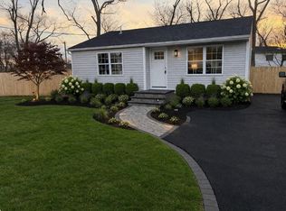 661 College Road, Farmingville, NY