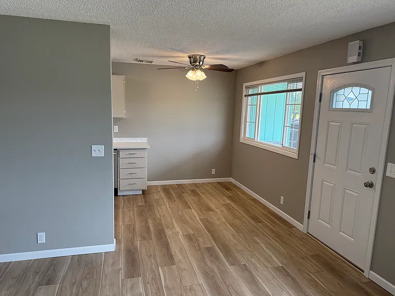 679 McKinley Ave — Photo 5
