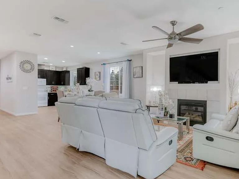 11 Belle Harbor Cir — Photo 7