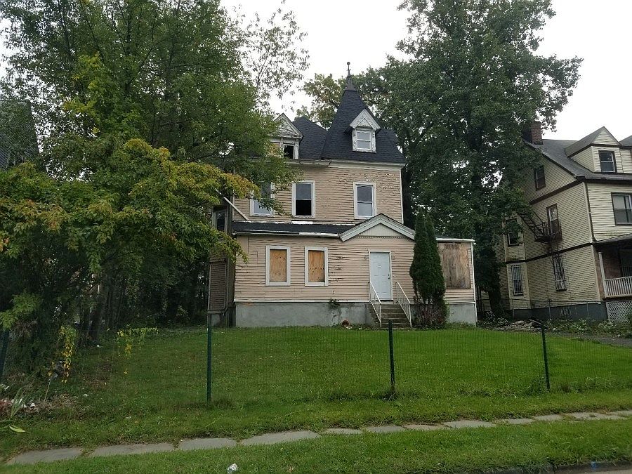 1st image of 236 No Walnut St