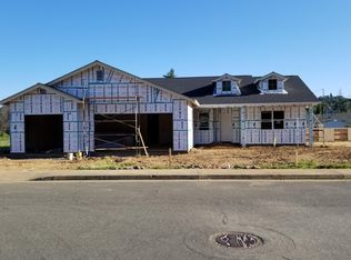 3085 Harlan Dr, Redding, CA 96003