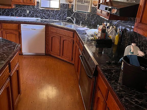 2nd image of 206 Ideal St