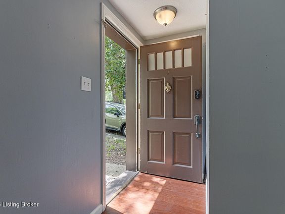 5th image of 701 Orchard Hill Dr