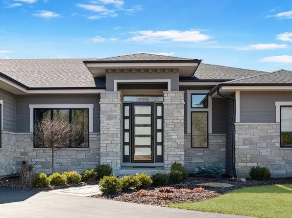 S17W30381 Hazeltine COURT, Waukesha, WI 53188