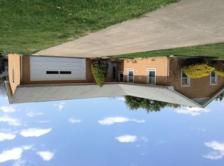 114 Ridgeway Dr, Bridgeport, WV 26330